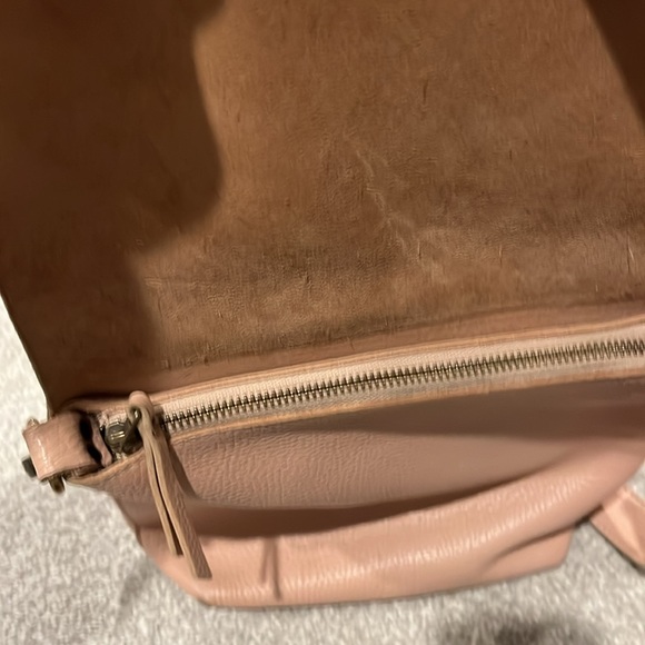 Calma 11600 Beige Pebbled Leather Purse made in Spain. crossbody. - Picture 8 of 13